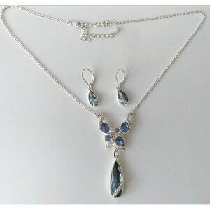 Avon Drop Pendant Crystal Rhinestone Teardrop Necklace & Lever Back Earrings Set